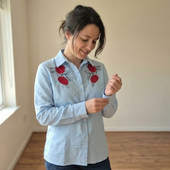 Sandra Venditti Milan Tops - Sandra Venditti Milan Women's Feminine Blue Floral Embroidered Blouse Size 2X